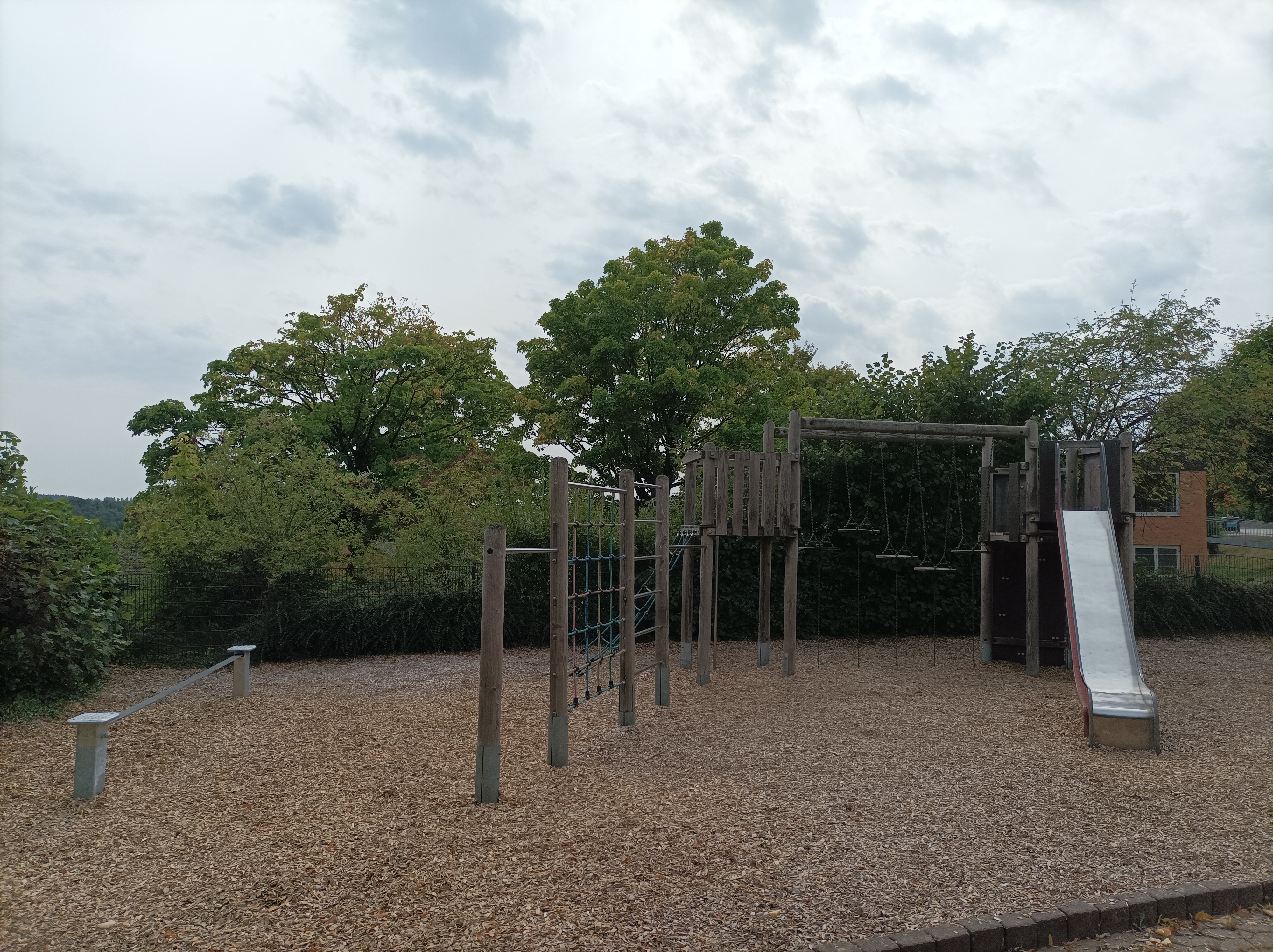Balancierpaß in den Pausen - Installation einer Slackline auf dem Schulhof der Grundschule Üxheim's image #107