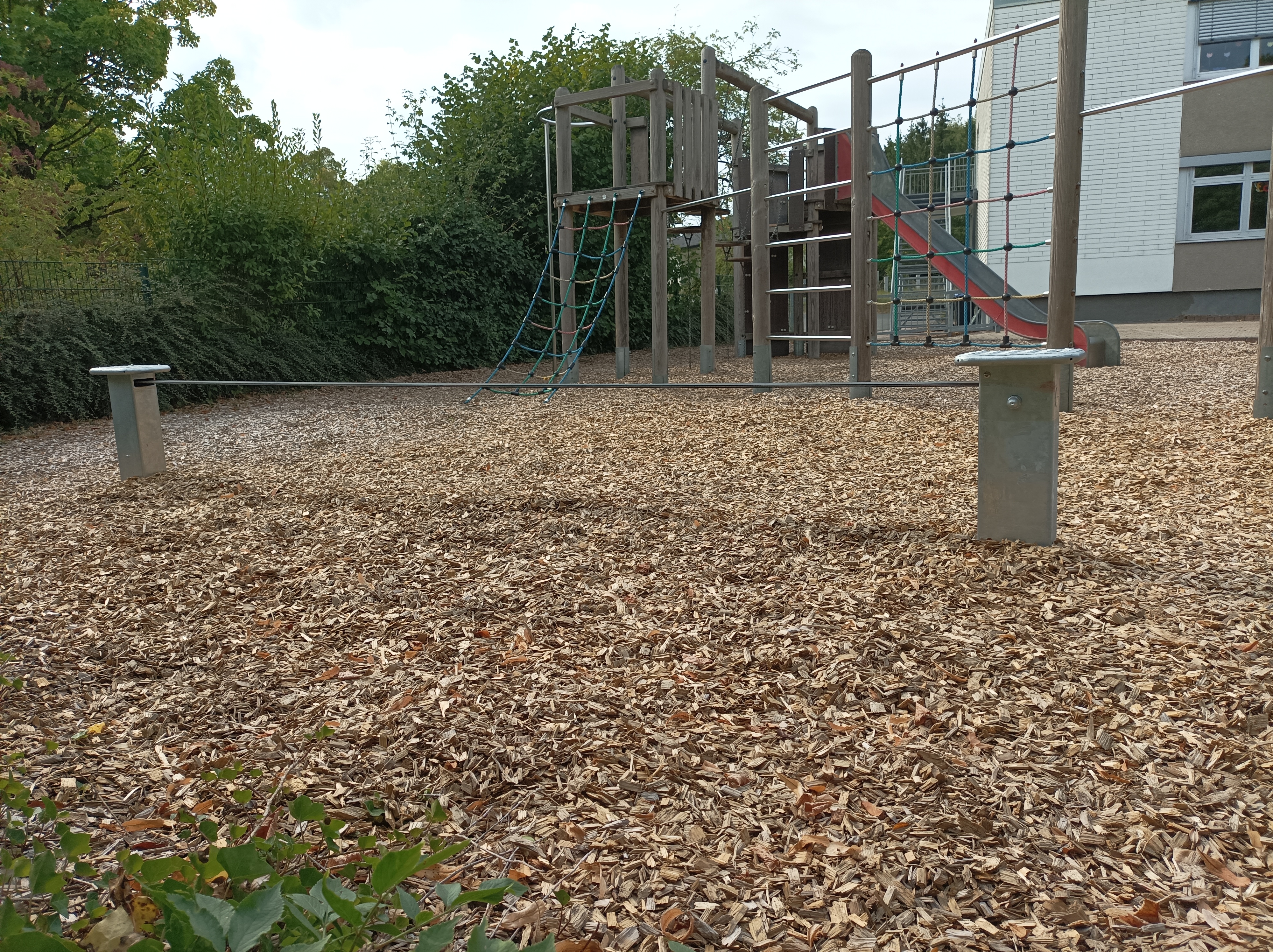 Balancierpaß in den Pausen - Installation einer Slackline auf dem Schulhof der Grundschule Üxheim's image #108